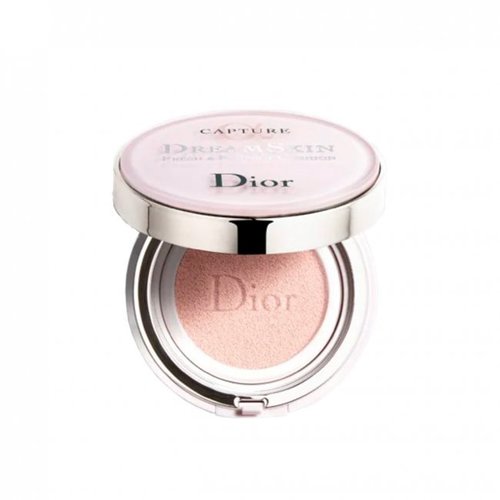 „Dior Capture Dreamskin Moist & Perfect Cushion Foundation“ makiažo pagrindas SPF 50 – drėkinamasis makiažo pagrindas kempinėlėje 2 x 15 g