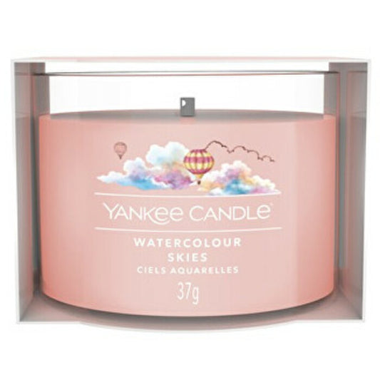 „Yankee Cirle Watercolor Skies“.