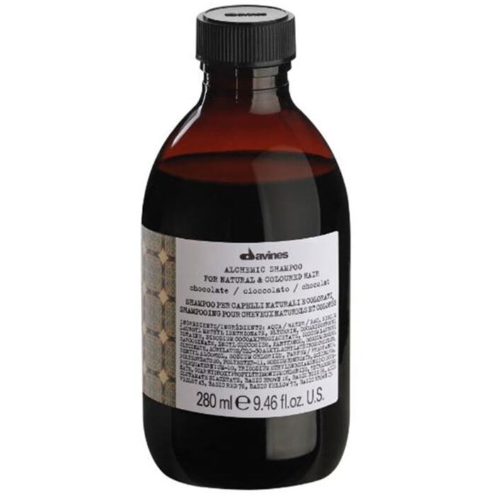 Davines Alchemic šampūnas natūraliems ir dažytiems plaukams su šokolado atspalviu – šampūnas plaukų spalvai paryškinti.
